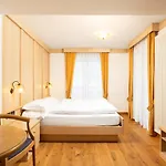 Pareda Hotel