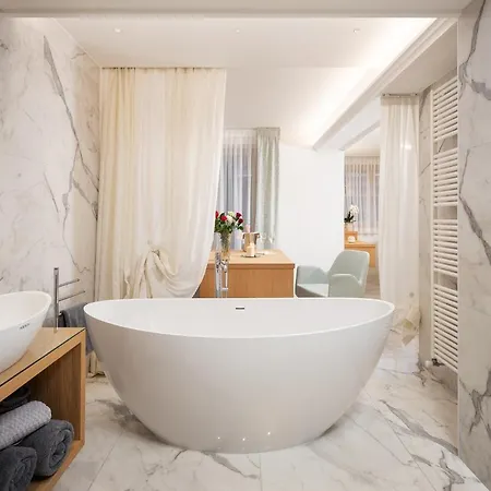 فندق Pareda كنازاي