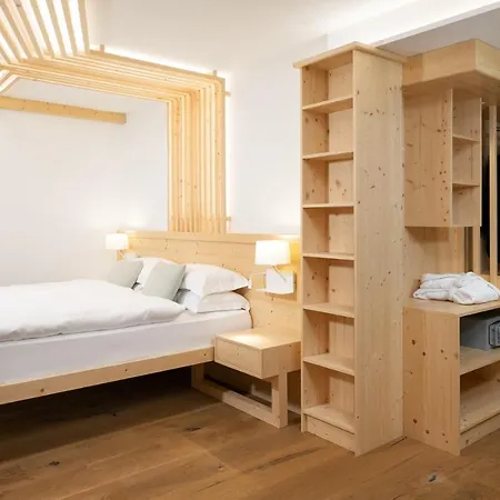 Pareda فندق كنازاي