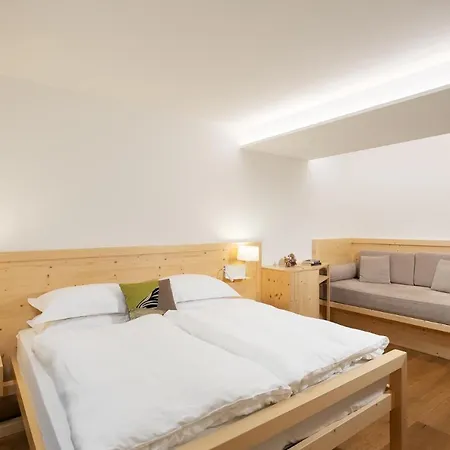 Pareda Hotel