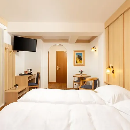 Pareda Hotel