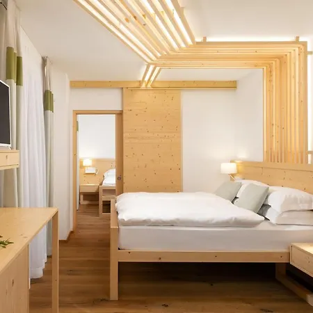 Pareda Hotel