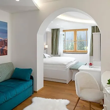 Hotel Pareda 4*